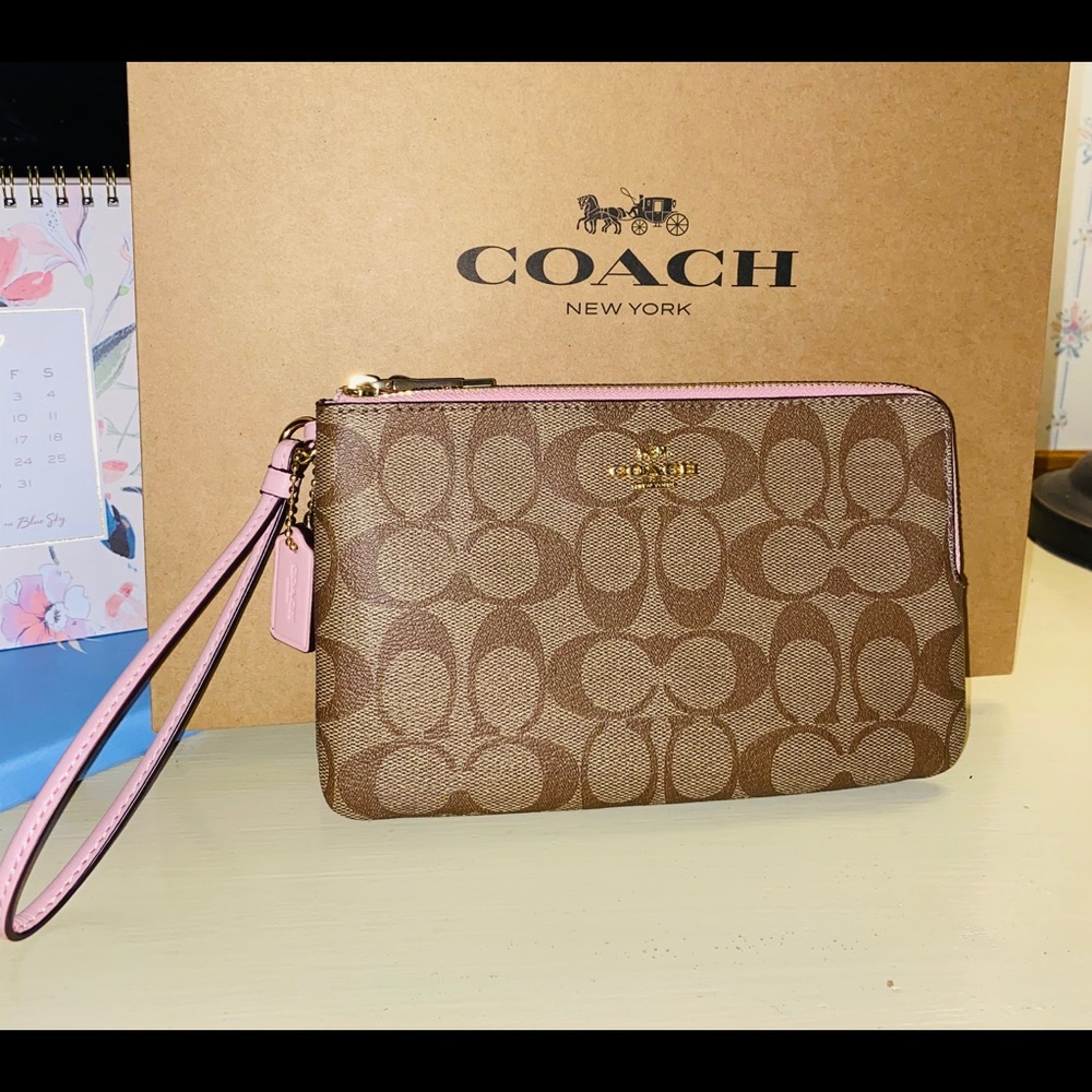 Nwt! Coach large double zip wristlet.